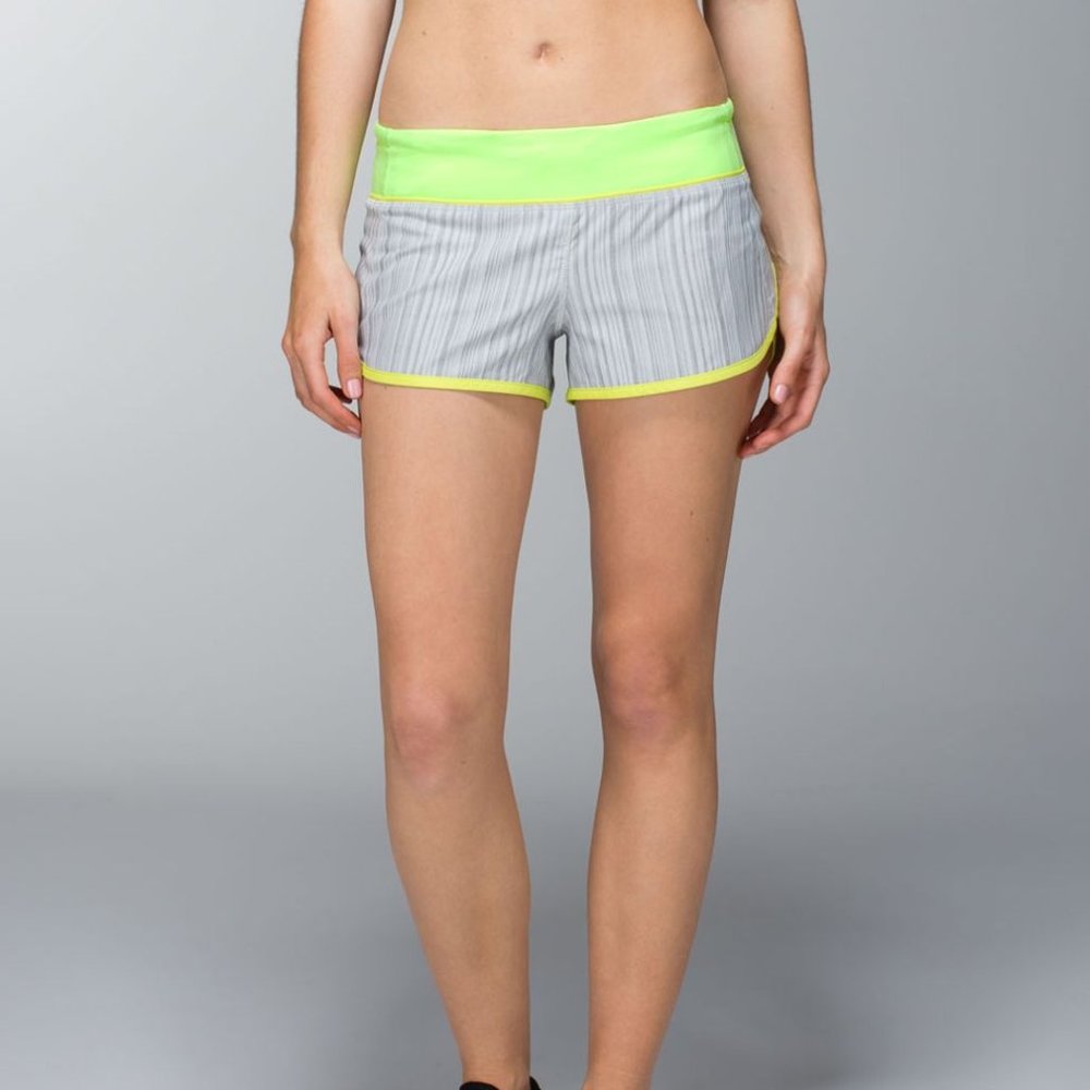 Lululemon Run: Speed Short *2-way Stretch - Wee Are From Space Silver Spoon